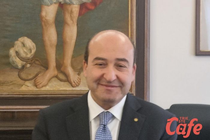 “Mi mancherà tutto, bora compresa”: il prefetto Pietro Signoriello saluta Trieste con parole d’affetto