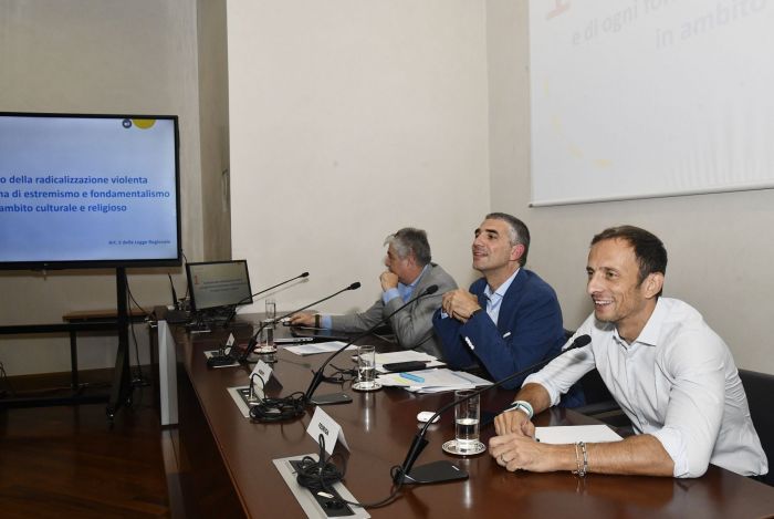 Migranti: Roberti, ok a regolamento contributi per rientri volontari