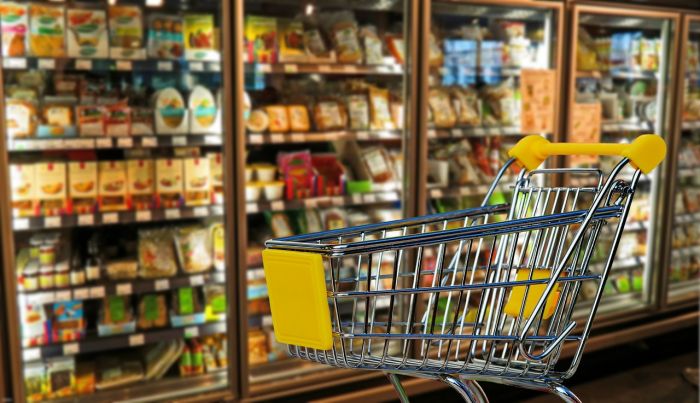 “Mi go fretta!”: la risposta della cassiera che ha fatto indignare una triestina al supermercato