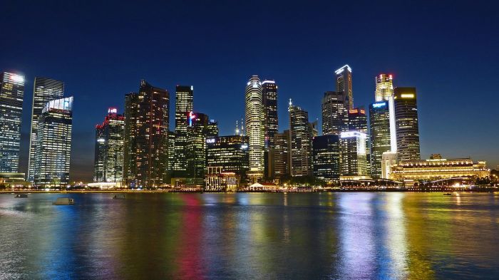 Singapore la città più costosa al mondo per possedere un'auto