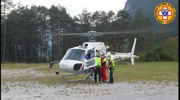 Coppia di escursionisti in difficoltà chiama il soccorso alpino per il recupero 