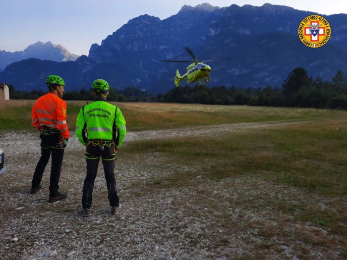 Fvg, soccorsi due escursionisti francesi in montagna