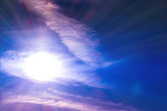 Il meteo di domenica 7 luglio, Papa "baciato" dal sole