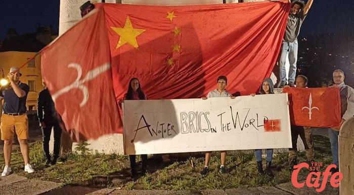 Azione dimostrativa di supporto alle Vie della Seta Cinesi: “Giù le mani dal Porto Franco Internazionale!”