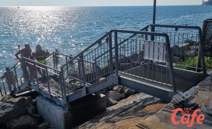 Urrà, evviva!! Scalette di Barcola amatissime anche oggi: ormai l'amore è indistruttibile 