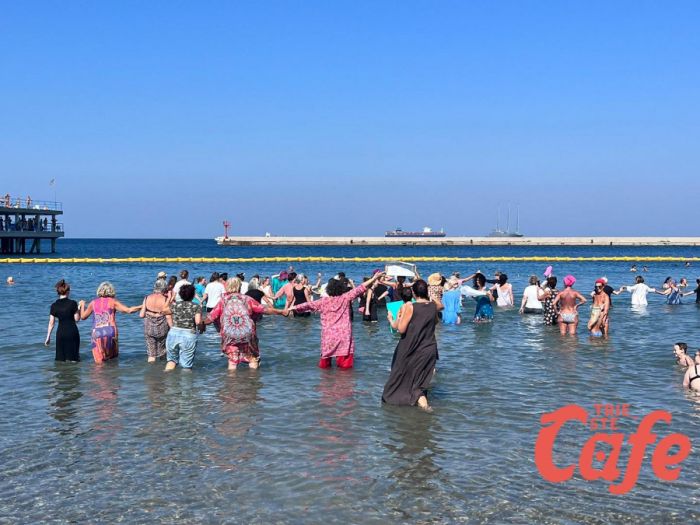 Anche i Verdi a fianco delle donne musulmane al Pedocin: "Solidarietà e sorellanza, il mare è di tutte!"