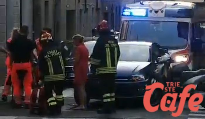 Via Timeus/Crispi, scontro auto - scooter: via chiusa e feriti (VIDEO) 