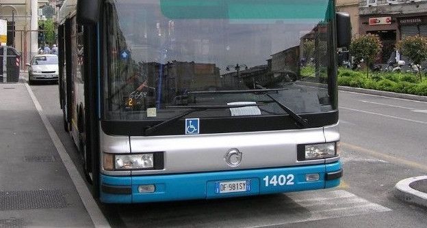 Largo Barriera, tunisino senza fissa dimora picchia controllore perché sprovvisto di biglietto