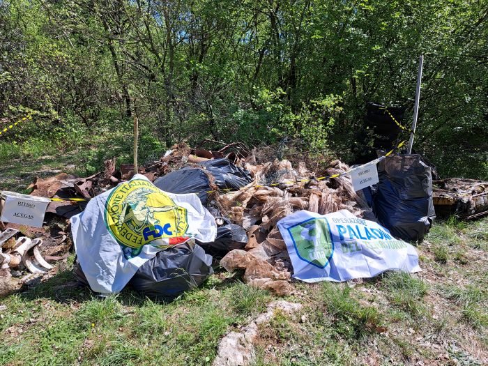 Sabato volontari hanno pulito diverse aree boschive a Basovizza, Longera e Trebiciano