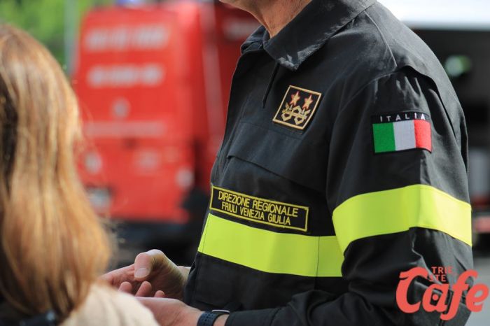 Paura al Liceo Petrarca, aula in fiamme. Sospesa la "Notte dei Classici"