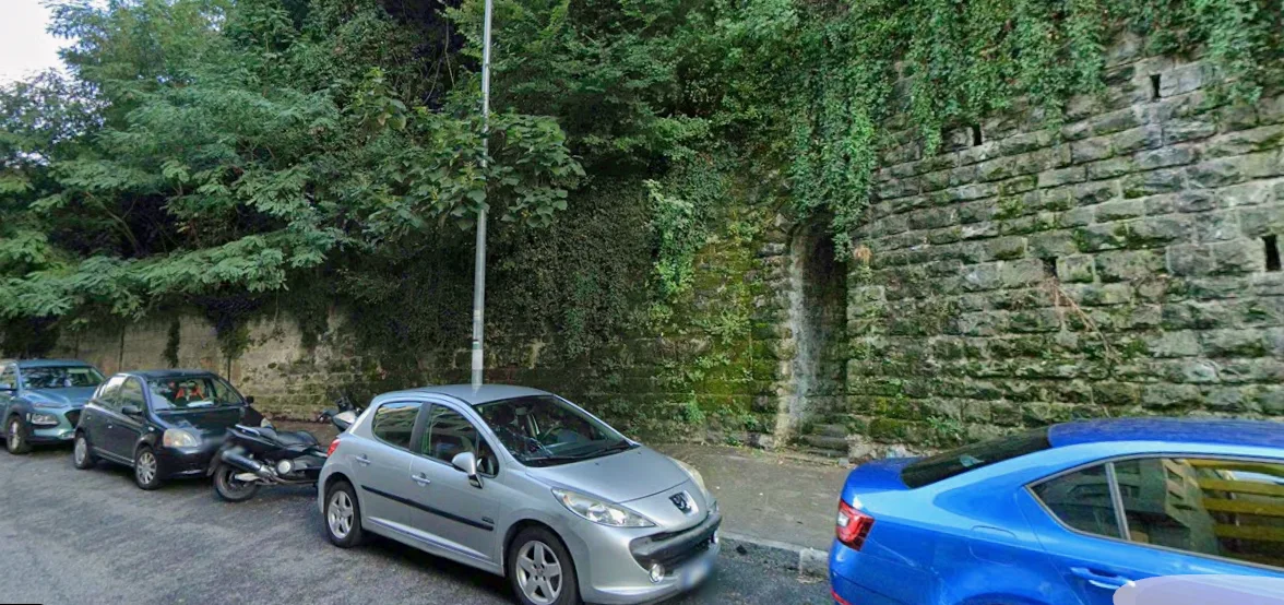 Una galleria larga appena 110 centimetri: Porro chiede il recupero del passaggio di via della Tesa