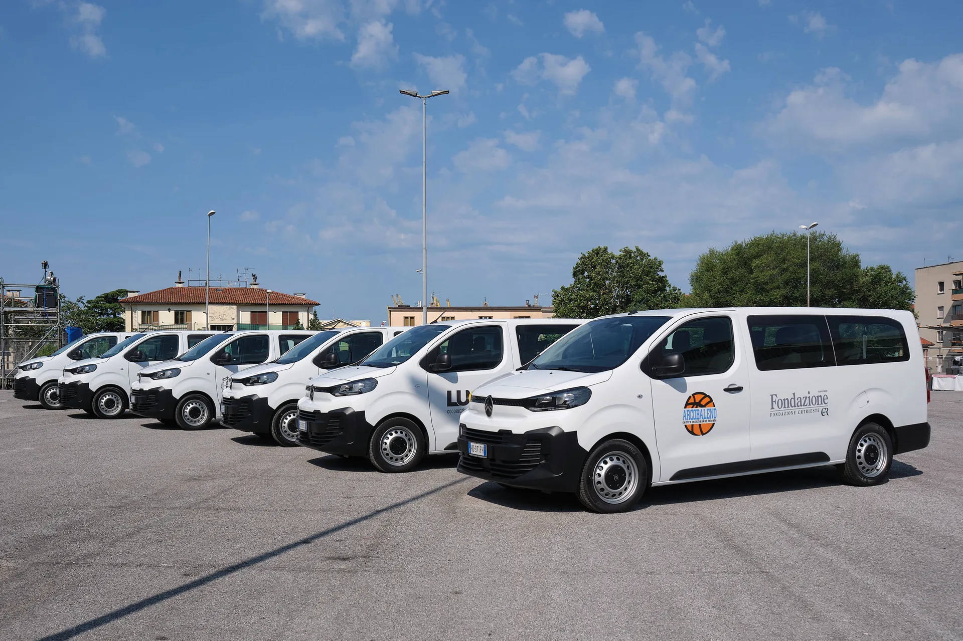 Consegnati oggi i 6 pulmini donati dalla Fondazione CRTrieste ad altrettante realtà del territorio