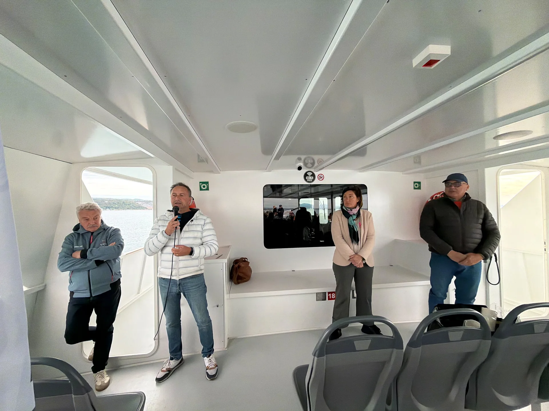 Dal Castello di Duino a Miramare sul Delfino Verde: 130 partecipanti alla Camminata tra gli Olivi