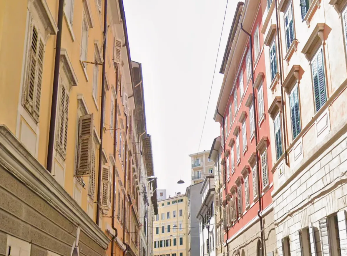 Lavori di completamento della segnaletica stradale in via della Madonnina