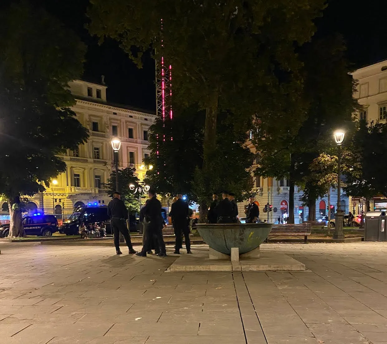 Sicurezza in piazza Libertà, confronto sul ruolo dei vigilanti: «Noi non siamo forze dell’ordine» (VIDEO)