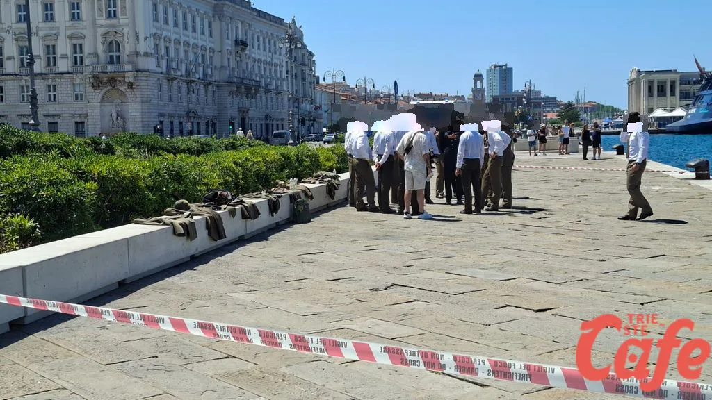 Trieste, auto precipita in mare in zona Molo Audace: giovane trasportato a Cattinara (VIDEO) 
