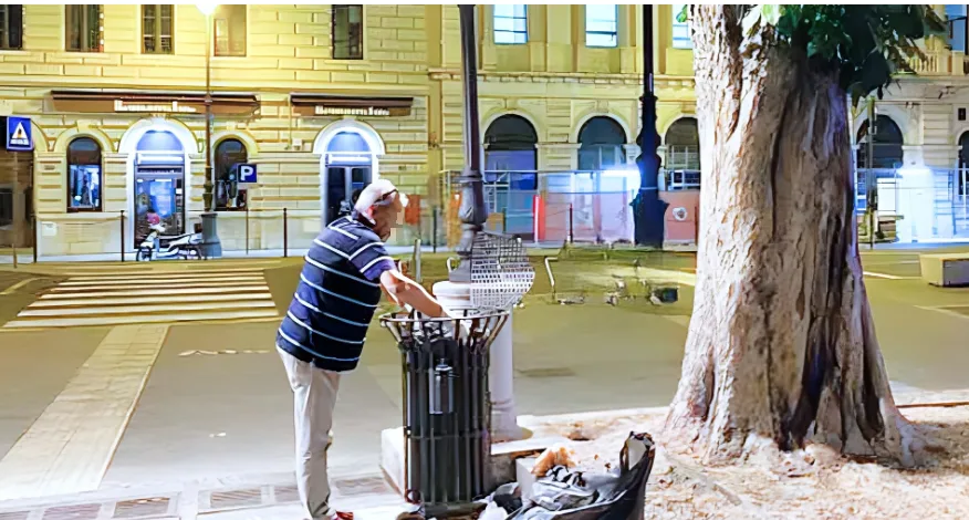 Piazza Oberdan, la responsabile di Linea d'Ombra: "Un rifugiato pulisce la piazza ogni sera"