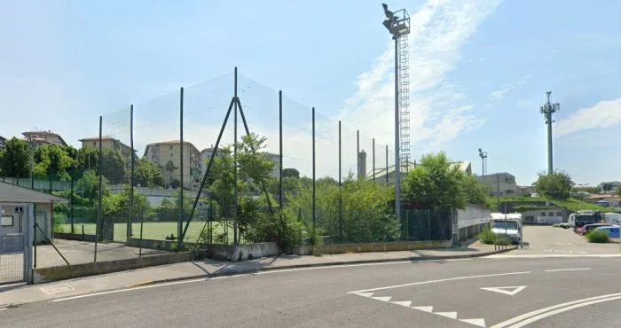 Ponziana, campo Ferrini verso il pieno utilizzo: la soluzione temporanea per gli spogliatoi (VIDEO)