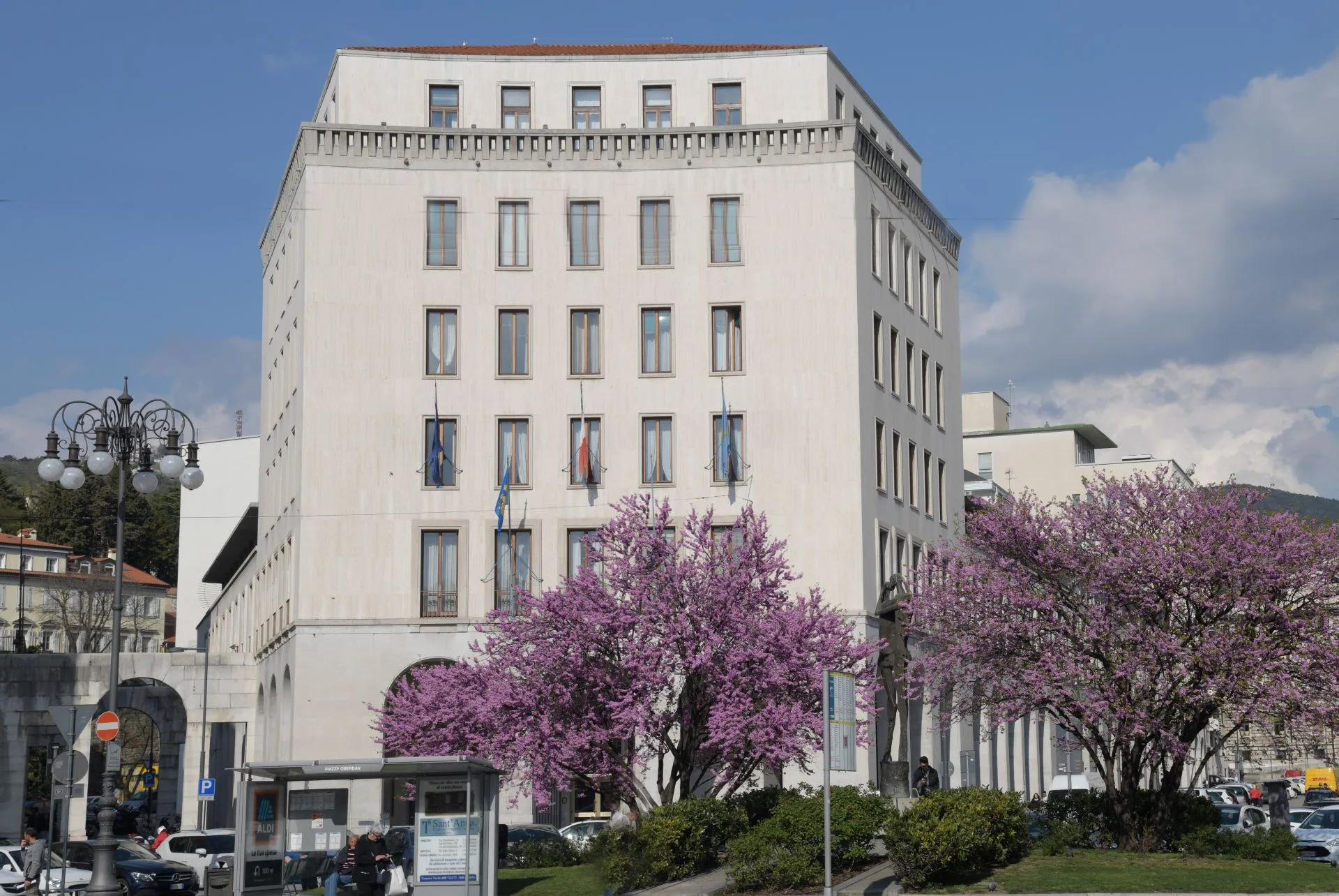 Consiglio FVG: al centro dei lavori della settimana impianto crematorio di Udine e nodo ferroviario Trieste-Venezia