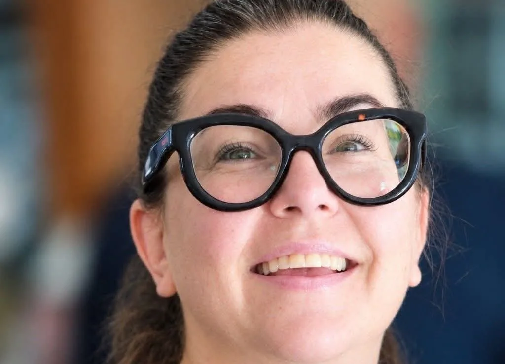 Trieste, 59 zaini donati ai migranti, Roberta Dambrosi: «E gli alunni triestini in difficoltà?»