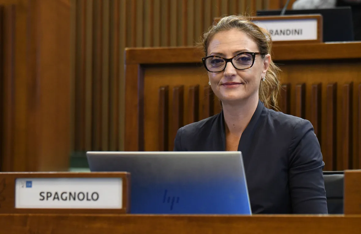 Divise per i cori, Spagnolo: "Un impegno preso in prima persona diventa realtà"
