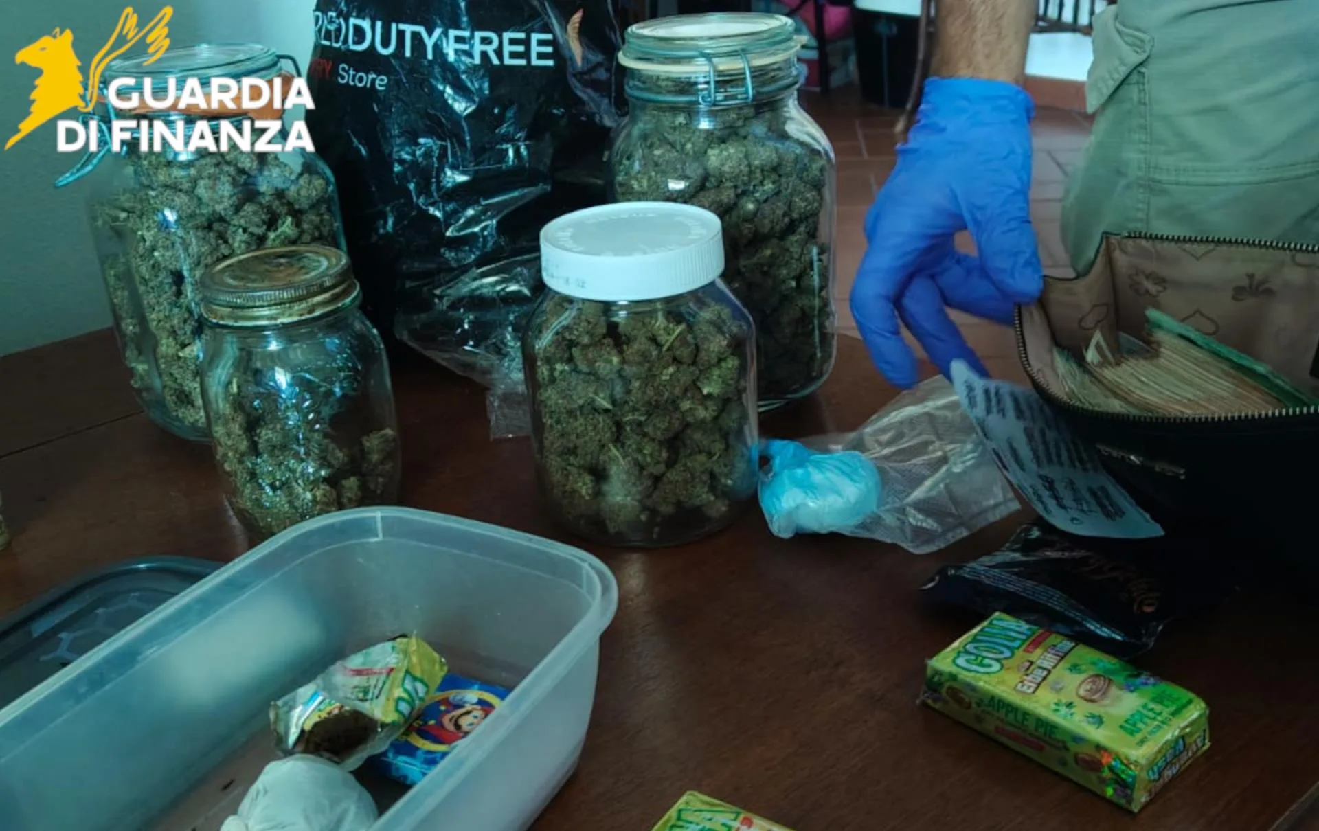 Maxi blitz antidroga tra Trieste, Udine e Gorizia: 24 misure cautelari e oltre 180 finanzieri in azione (VIDEO)