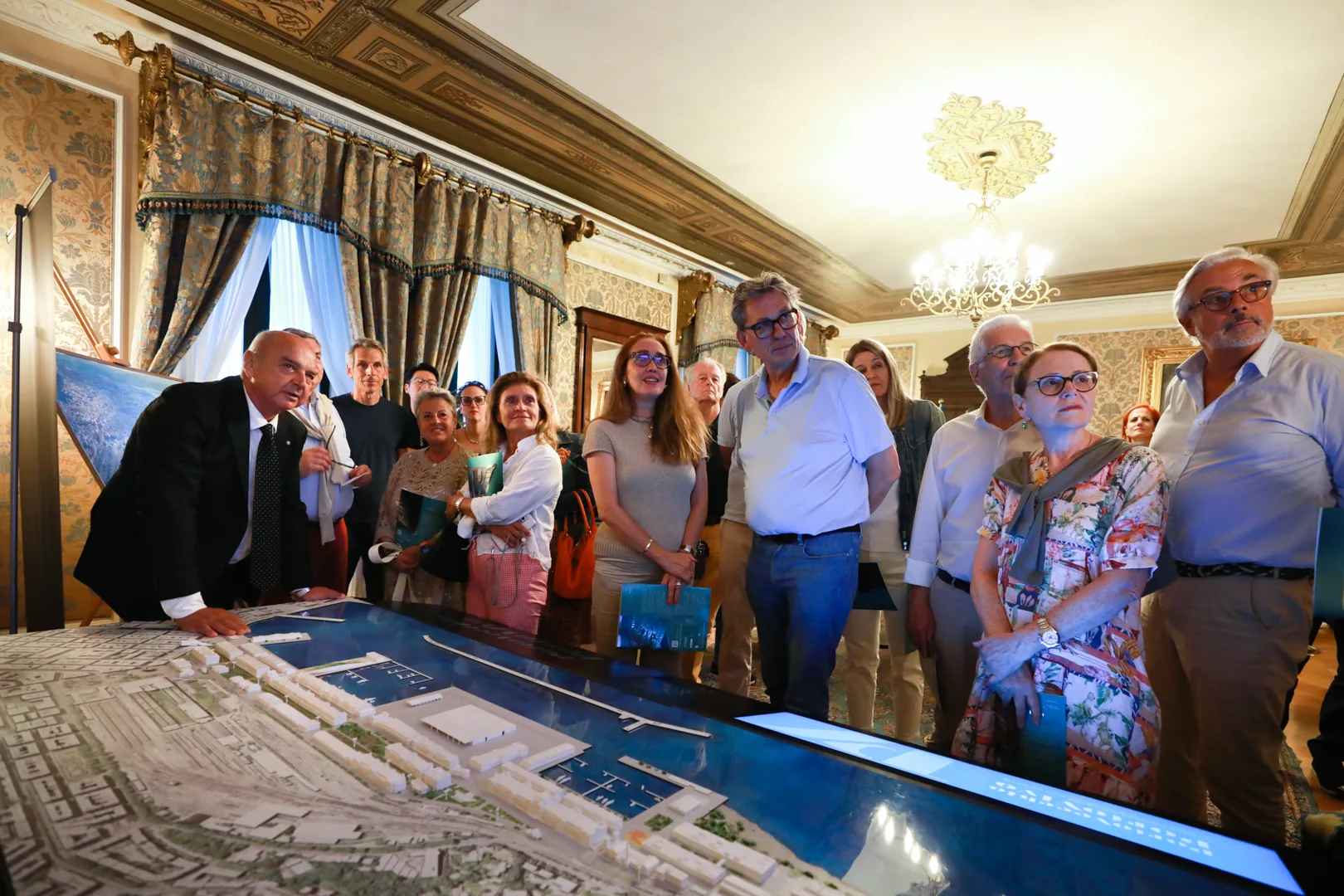 Trieste conquista i collezionisti delle Ferrari storiche: grande interesse per Porto Vecchio-Porto Vivo