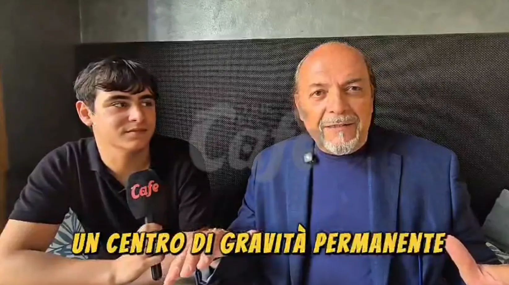 "Sanremo Sindaci", Fasan "risponde" a Dipiazza cantando " Cerco un centro di gravità permanente" (VIDEO)