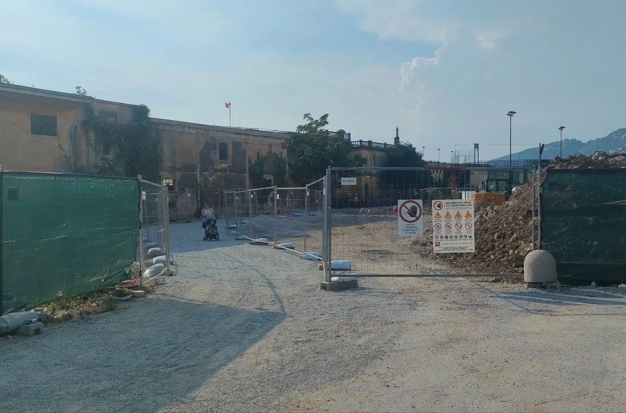 Dal 5 agosto riapre un passaggio pedonale tra il parcheggio TCC e i Bagni Ferroviario e CRAL