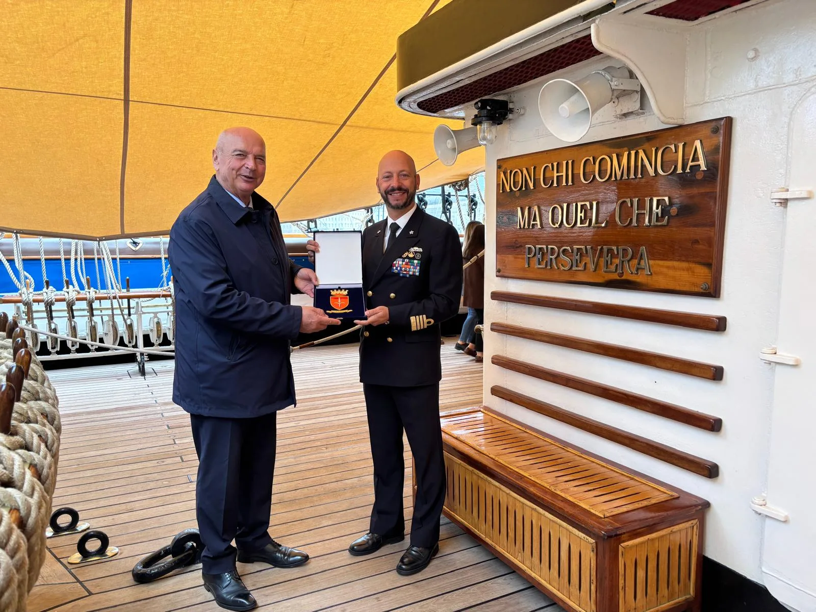 Trieste accoglie la Vespucci: l'incontro tra il sindaco Dipiazza e il comandante Falica