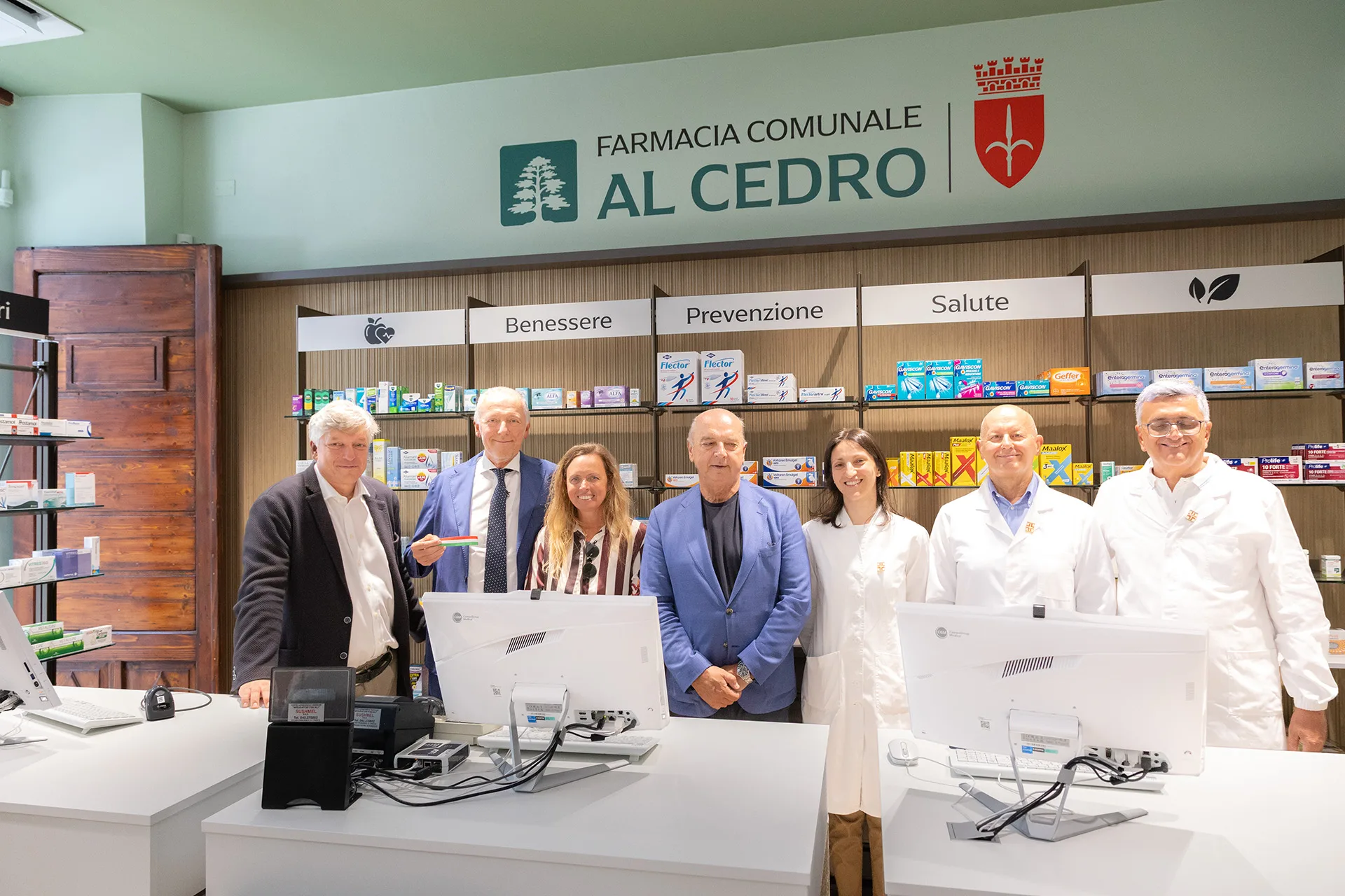 La farmacia comunale Al Cedro riapre, 102 anni di memoria accolgono il futuro di Piazza Oberdan