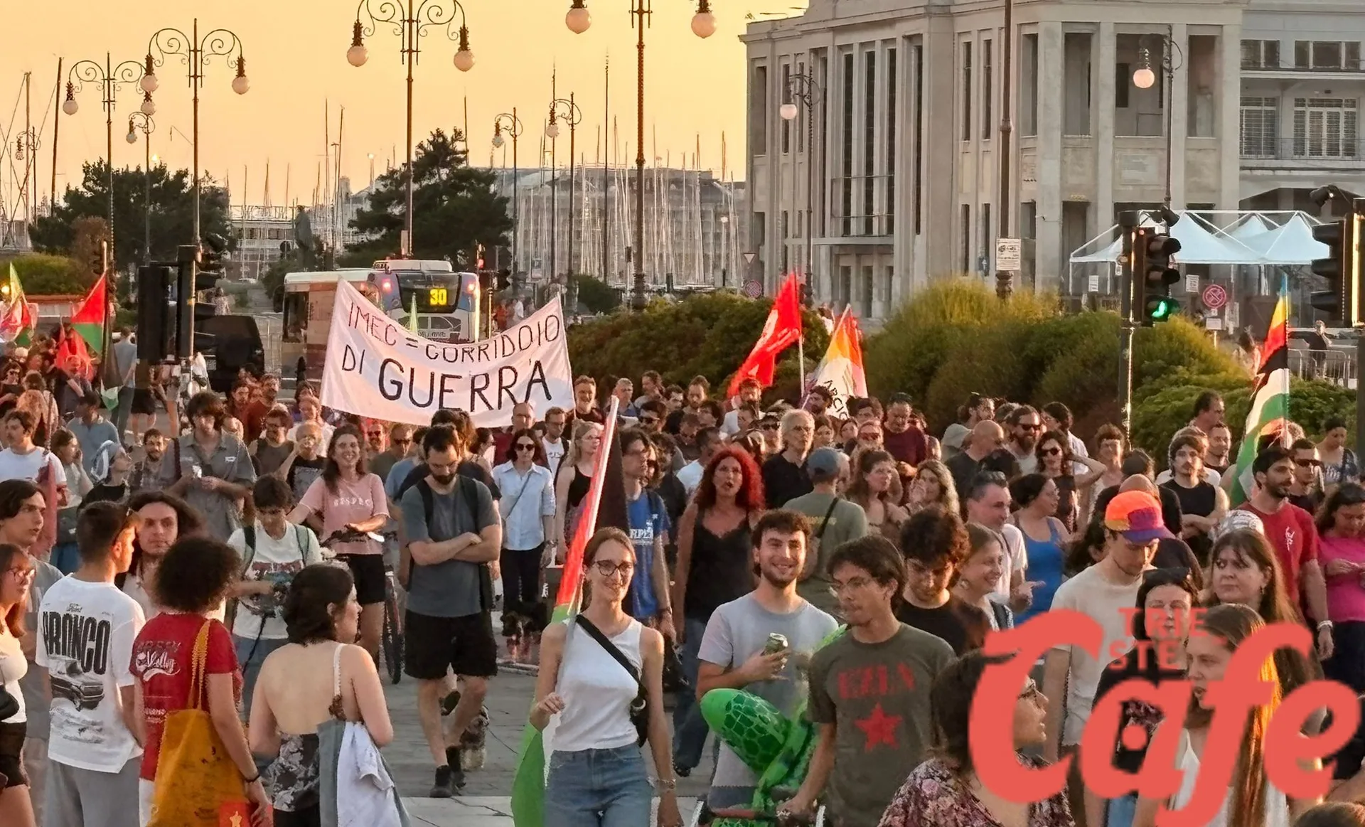 Trieste, lo sfogo di un cittadino dopo il corteo: “Pochi manifestanti e una città bloccata”