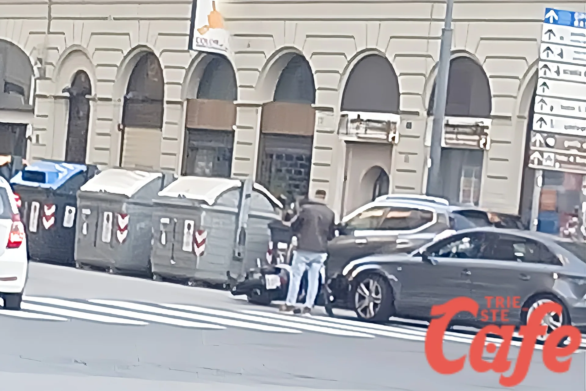 Trieste, scontro tra auto e moto in via del Coroneo: incidente nel pomeriggio di domenica