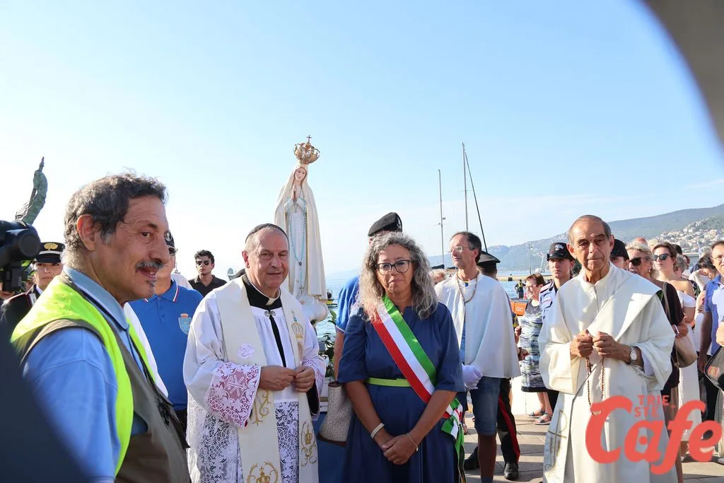 Trieste, dal santuario di Monte Grisa al cuore della città: la Madonna di Fatima arriva via mare