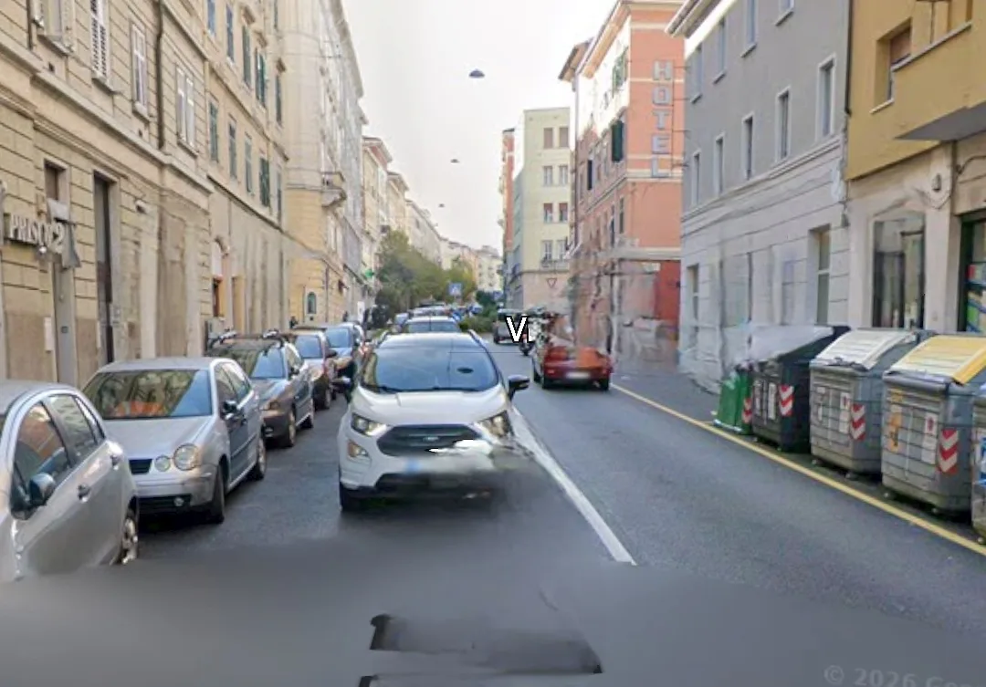 Via dell'Istria, campanelli suonati all’una di notte in via dell’Istria: interviene la Polizia