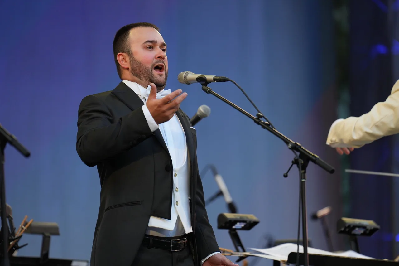 Valdagno, Alessandro Lora accende il Natale: quaranta musicisti e due soprano per InCanto