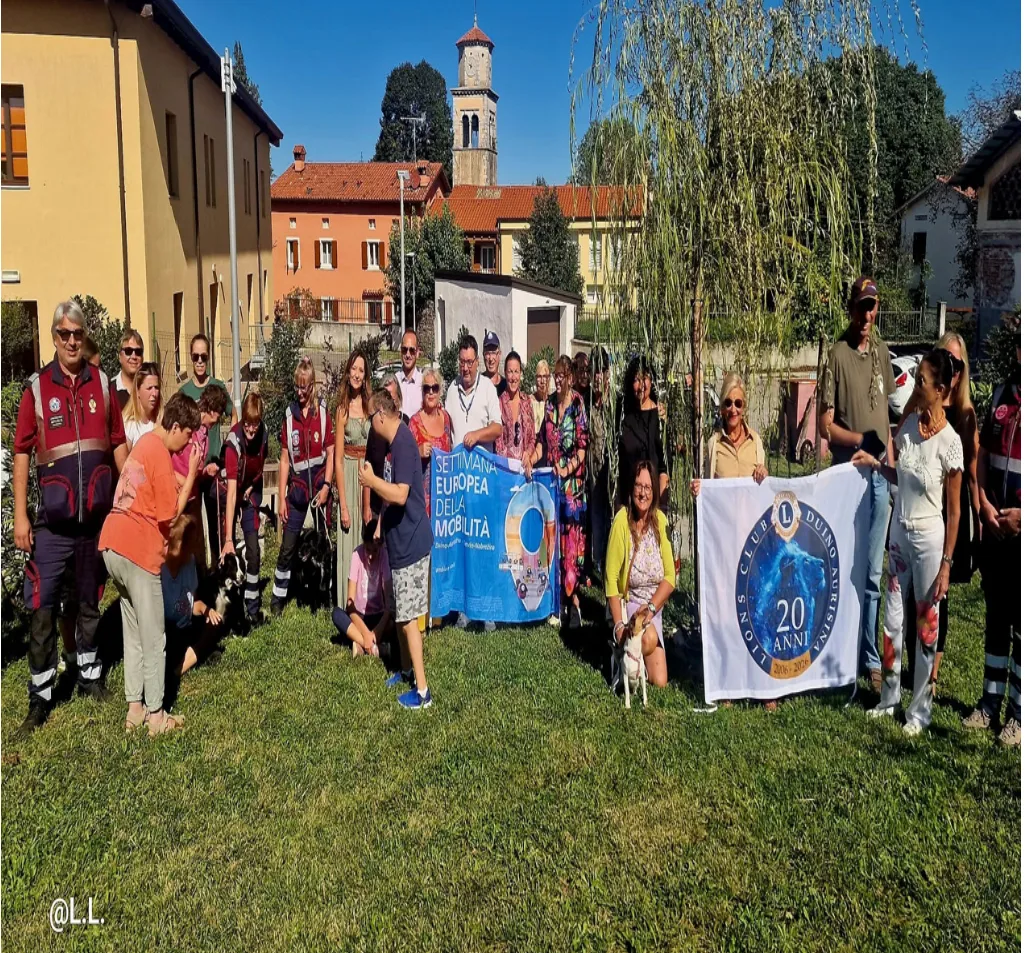Duino Aurisina, doppio appuntamento tra ambiente e solidarietà: un acero rosso al CEO di Malchina e una Cena Sostenibile per la “Spesa Sospesa”