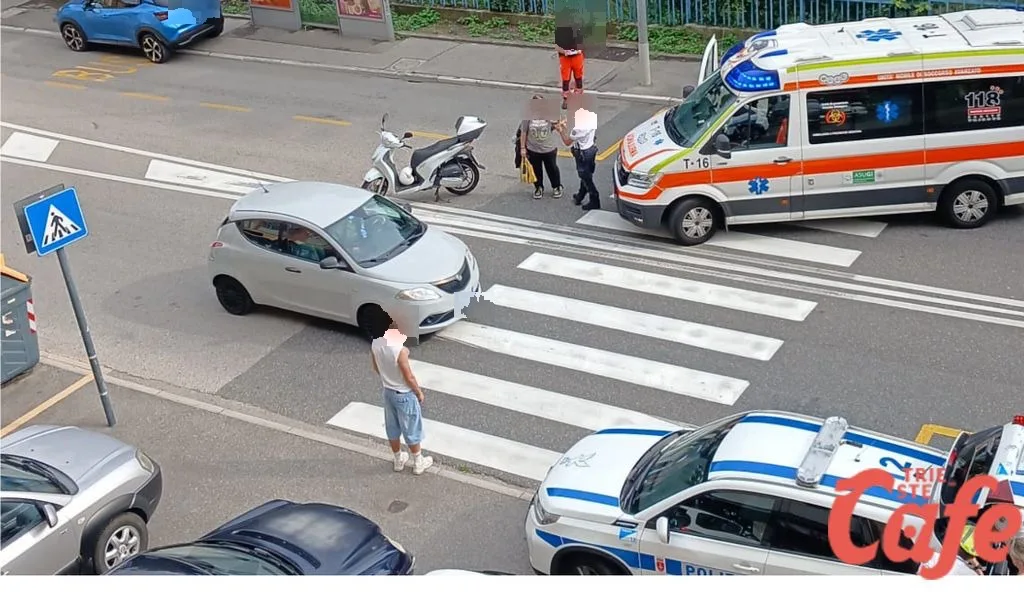 Trieste, incidente in via Flavia: scooter a terra, ferito trasportato a Cattinara