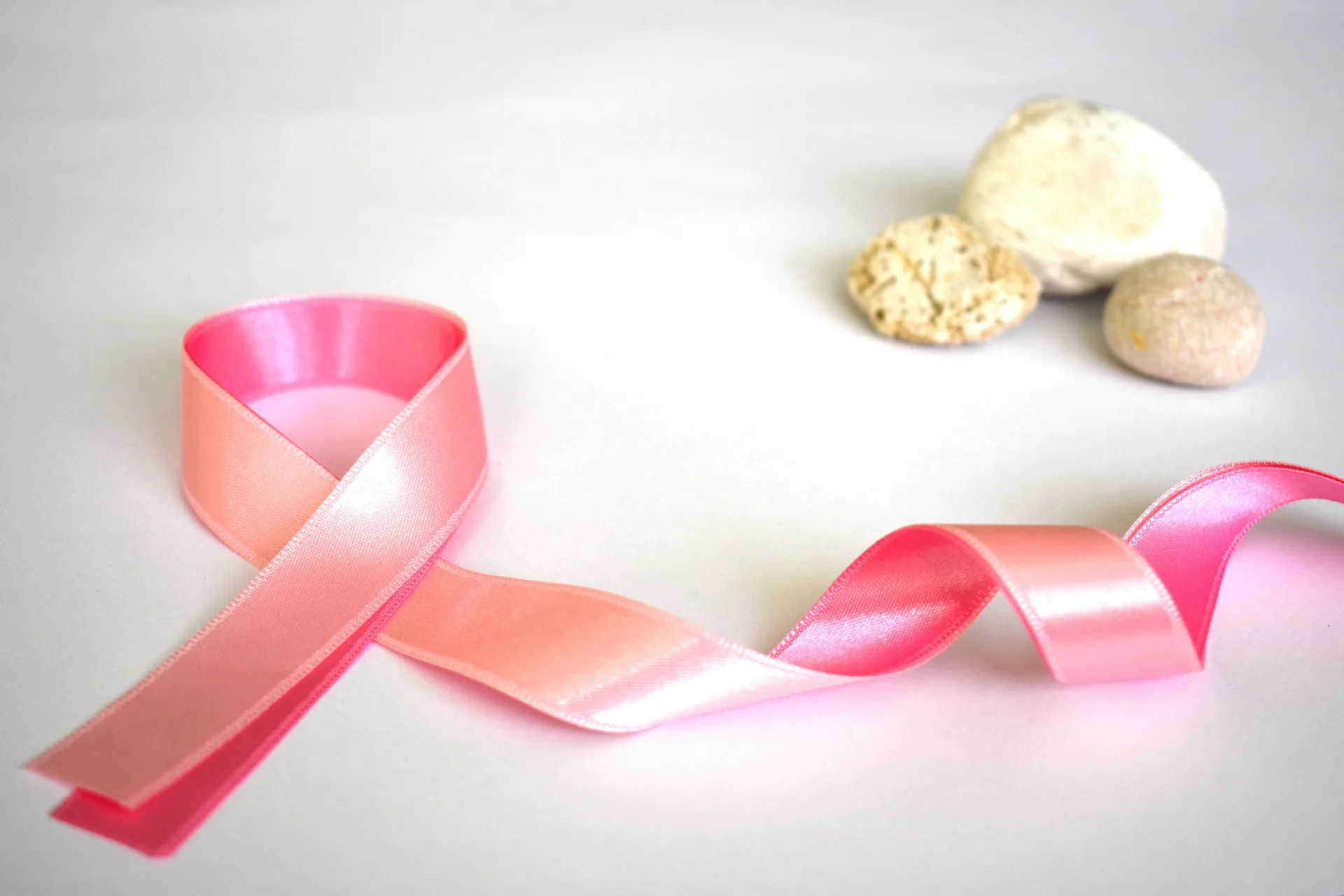 Tumore al seno, una donna su otto colpita nell’arco della vita: ottobre si colora di rosa anche a Trieste