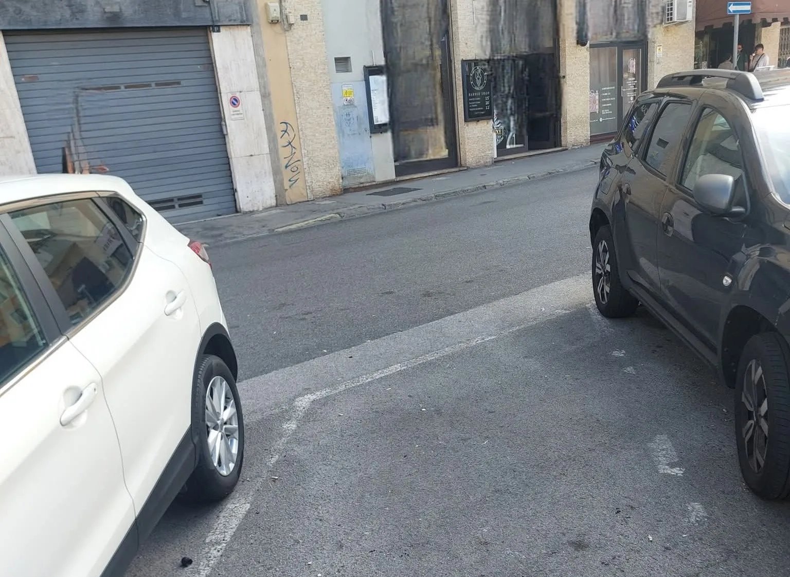 Via Udine, appare un parcheggio libero in centro: “Se sto sognando non svegliatemi”