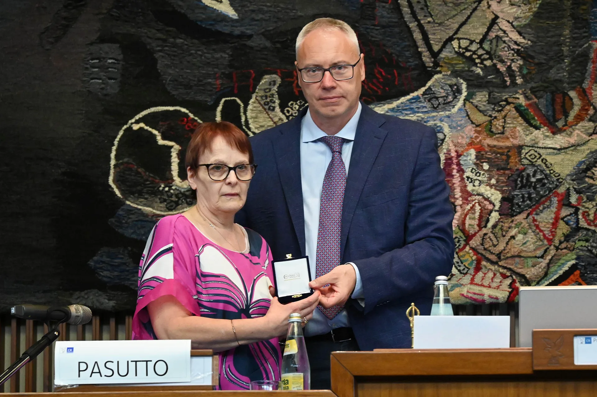 Giornata vittime dell'amianto: il Consiglio regionale Fvg conferisce il Sigillo a Santina Pasutto