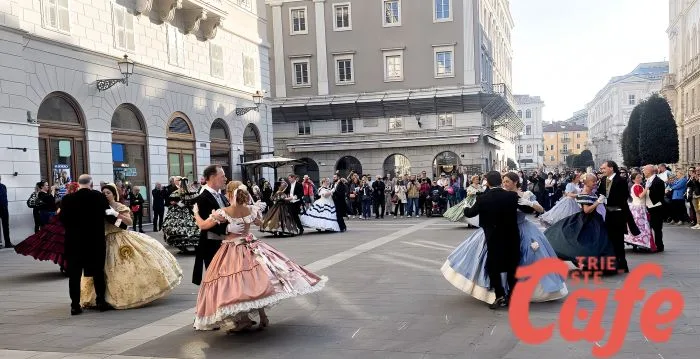 Trieste più pulita, Dipiazza: “In Piazza Verdi non c'è una carta per terra” (VIDEO)