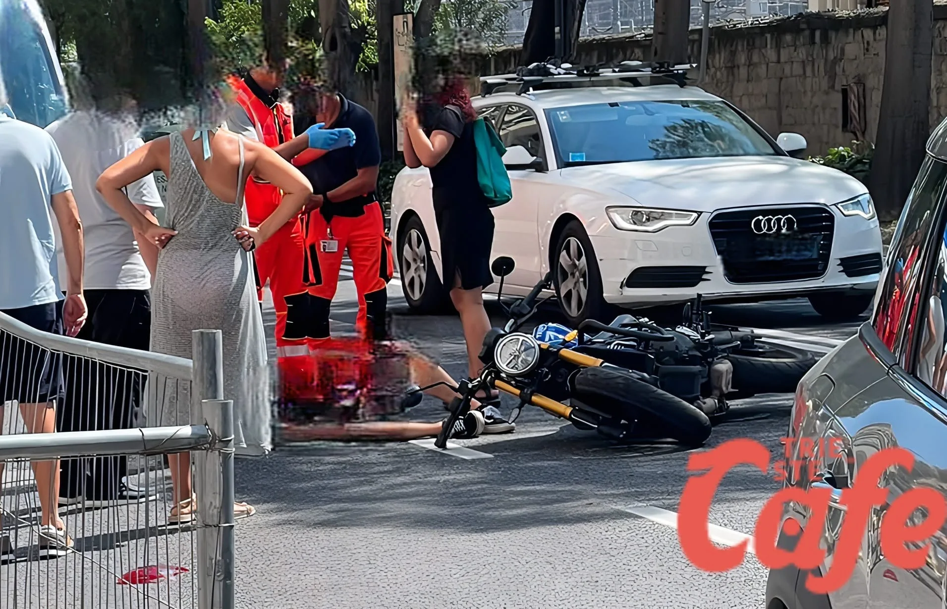Incidente in Viale Miramare, coinvolta una moto