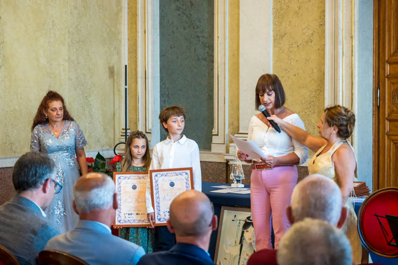A 8 e 11 anni riconoscono ordigno della Grande Guerra: premio a Trieste ad Aire e Ariel