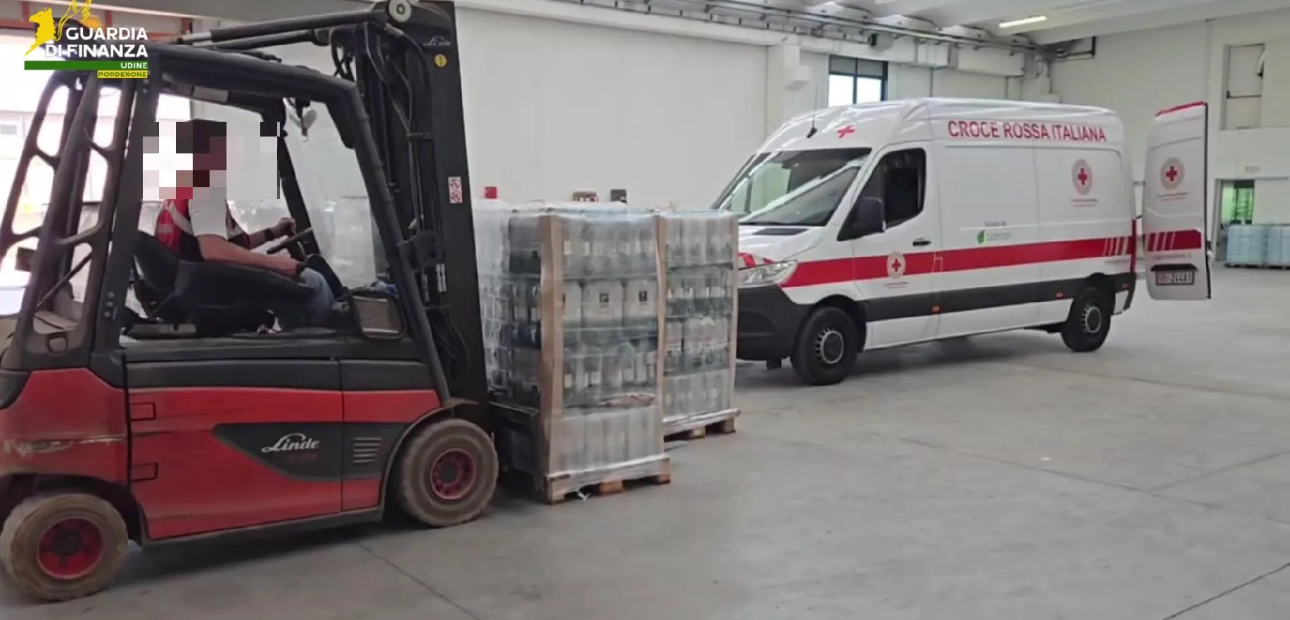 Finanza, mezzi della fabbrica clandestina di sigarette ora serviranno durante calamità e soccorsi