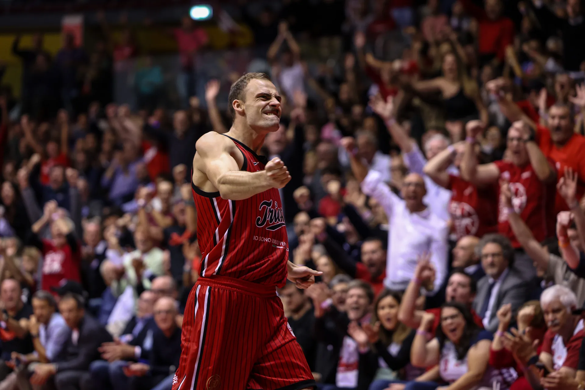Pallacanestro Trieste. Il capitano resta a casa, rinnovo in biancorosso per Lodovico Deangeli